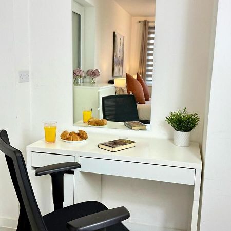 Walnut Luxurious 2-Bedroom With Ensuite - Parking, Netflix, Wifi - Close To Oxford, Bicester & Blenheim Palace 키들링턴 외부 사진