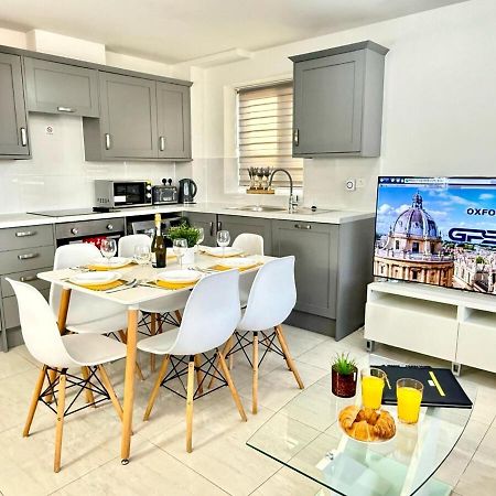 Walnut Luxurious 2-Bedroom With Ensuite - Parking, Netflix, Wifi - Close To Oxford, Bicester & Blenheim Palace 키들링턴 외부 사진