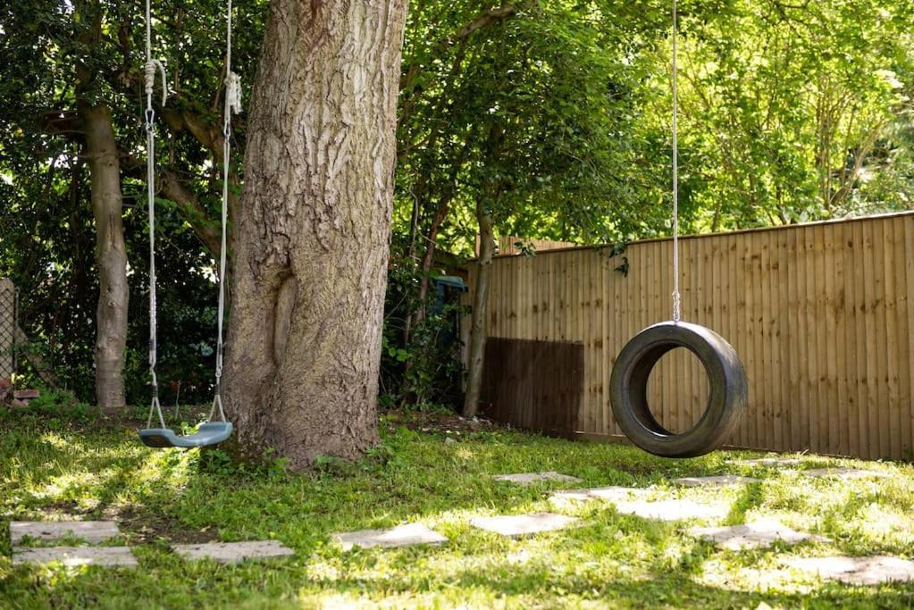 Walnut Luxurious 2-Bedroom With Ensuite - Parking, Netflix, Wifi - Close To Oxford, Bicester & Blenheim Palace 키들링턴 외부 사진