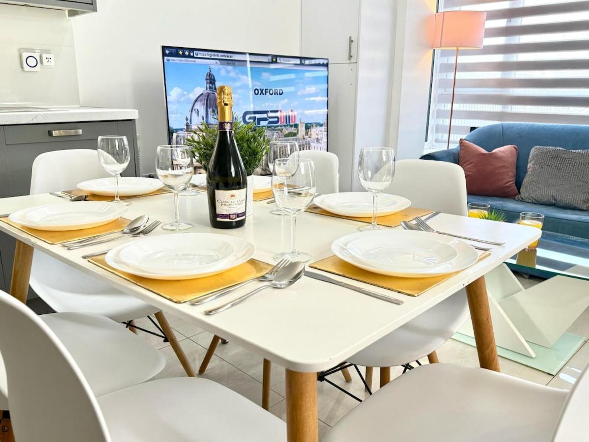 Walnut Luxurious 2-Bedroom With Ensuite - Parking, Netflix, Wifi - Close To Oxford, Bicester & Blenheim Palace 키들링턴 외부 사진