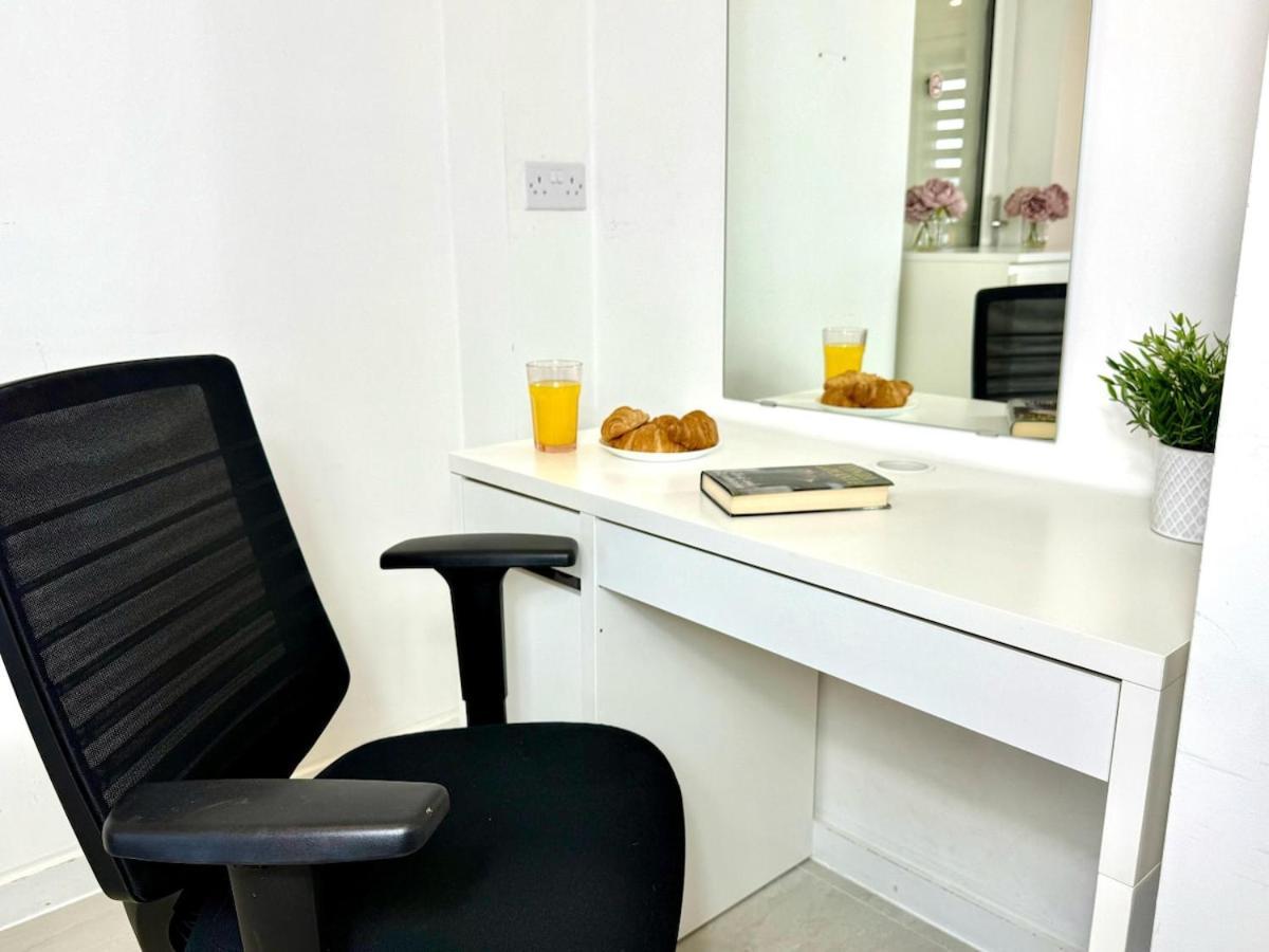Walnut Luxurious 2-Bedroom With Ensuite - Parking, Netflix, Wifi - Close To Oxford, Bicester & Blenheim Palace 키들링턴 외부 사진