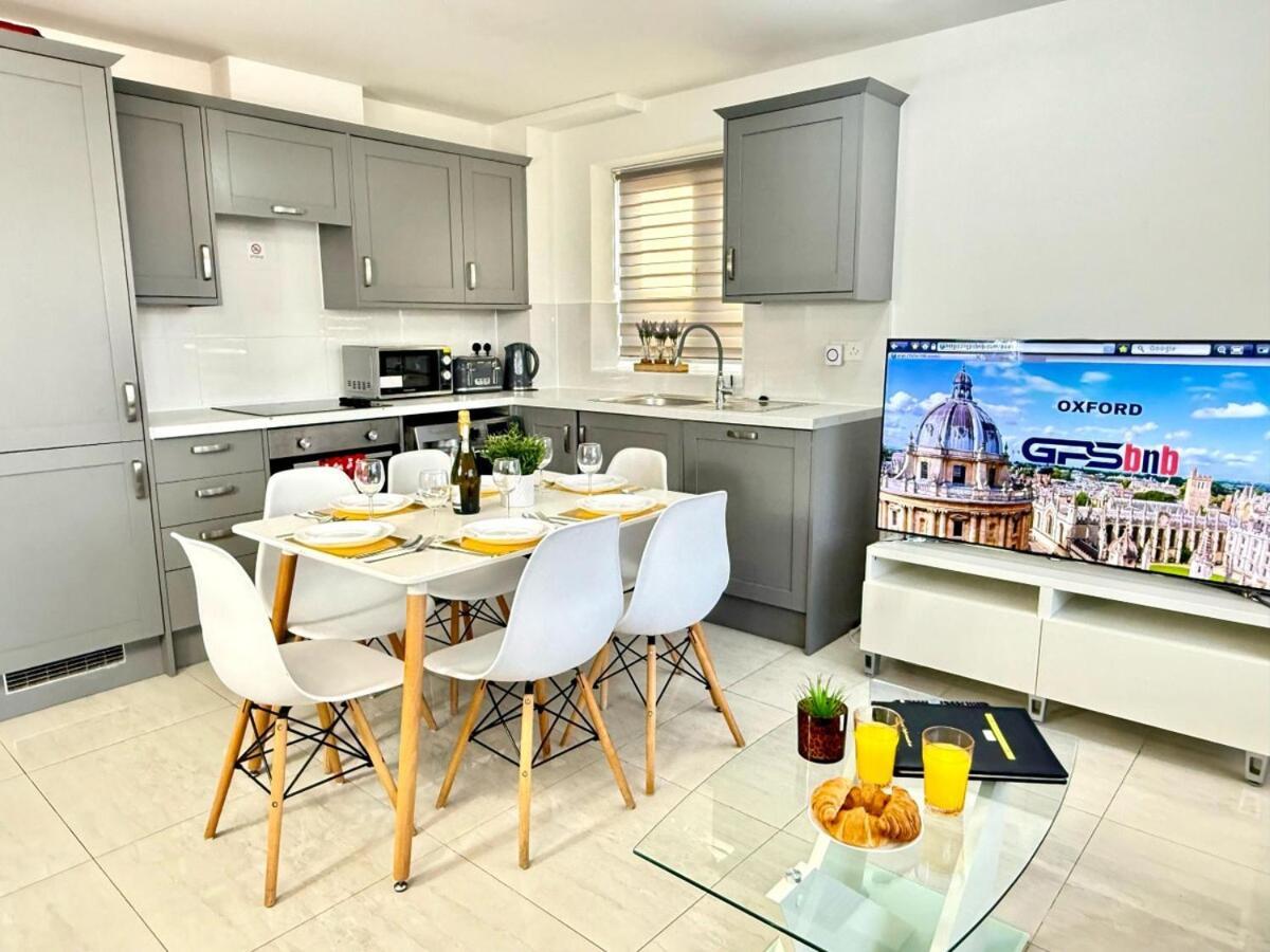 Walnut Luxurious 2-Bedroom With Ensuite - Parking, Netflix, Wifi - Close To Oxford, Bicester & Blenheim Palace 키들링턴 외부 사진