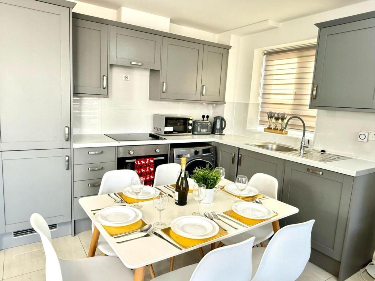 Walnut Luxurious 2-Bedroom With Ensuite - Parking, Netflix, Wifi - Close To Oxford, Bicester & Blenheim Palace 키들링턴 외부 사진